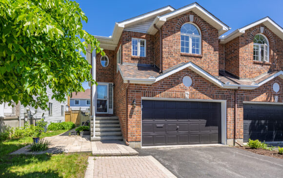 127 Castle Glen -- SOLD