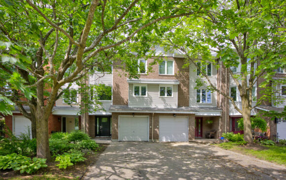 31 Gladecrest Court -- Leslie Park